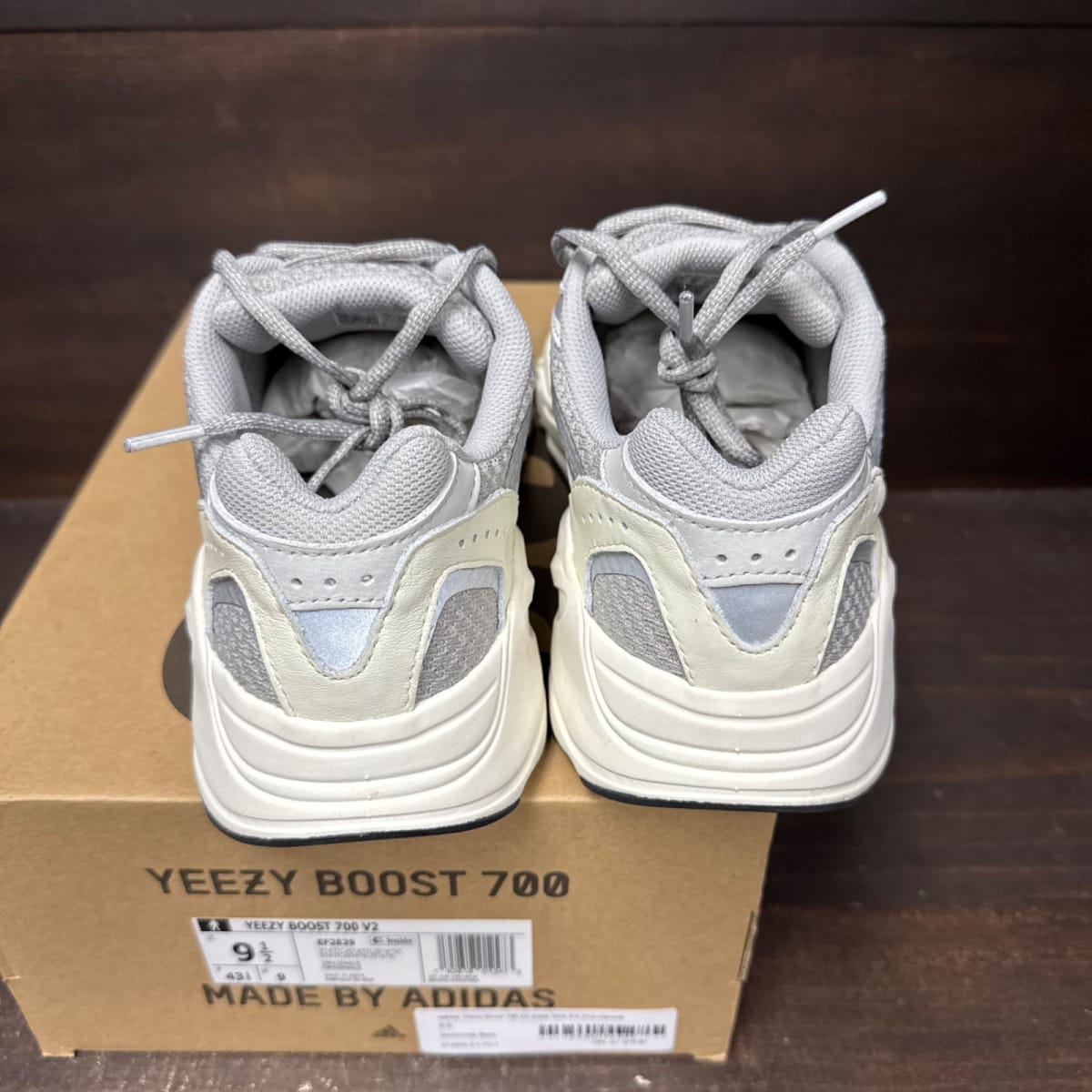 adidas Yeezy Boost 700 V2 Static Size 9.5 (Pre-Owned) - sole