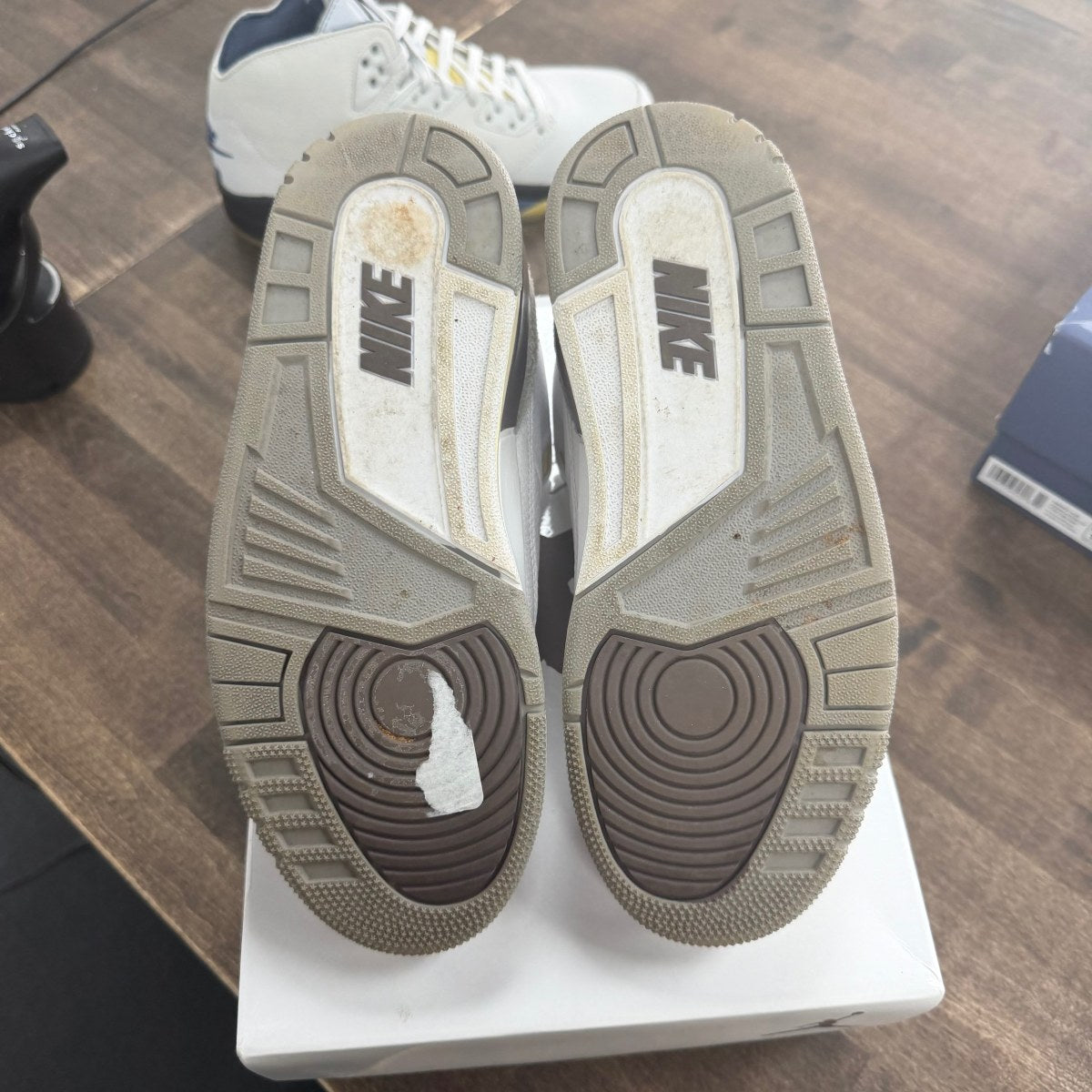 Jordan 3 Retro SP A Ma Maniére (Women's) - Image 4