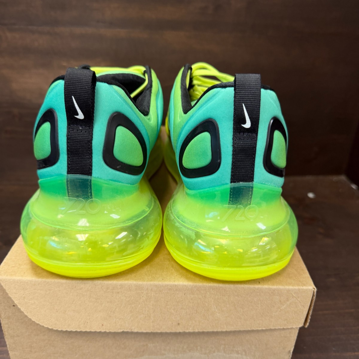 Nike Air Max 720 Volt Black Size 12 (Pre-Owned) - Image 4