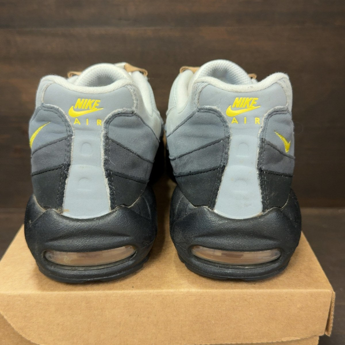 Nike Air Max 95 Icons Yellow Strike Size 11 (Pre-Owned) - Image 5