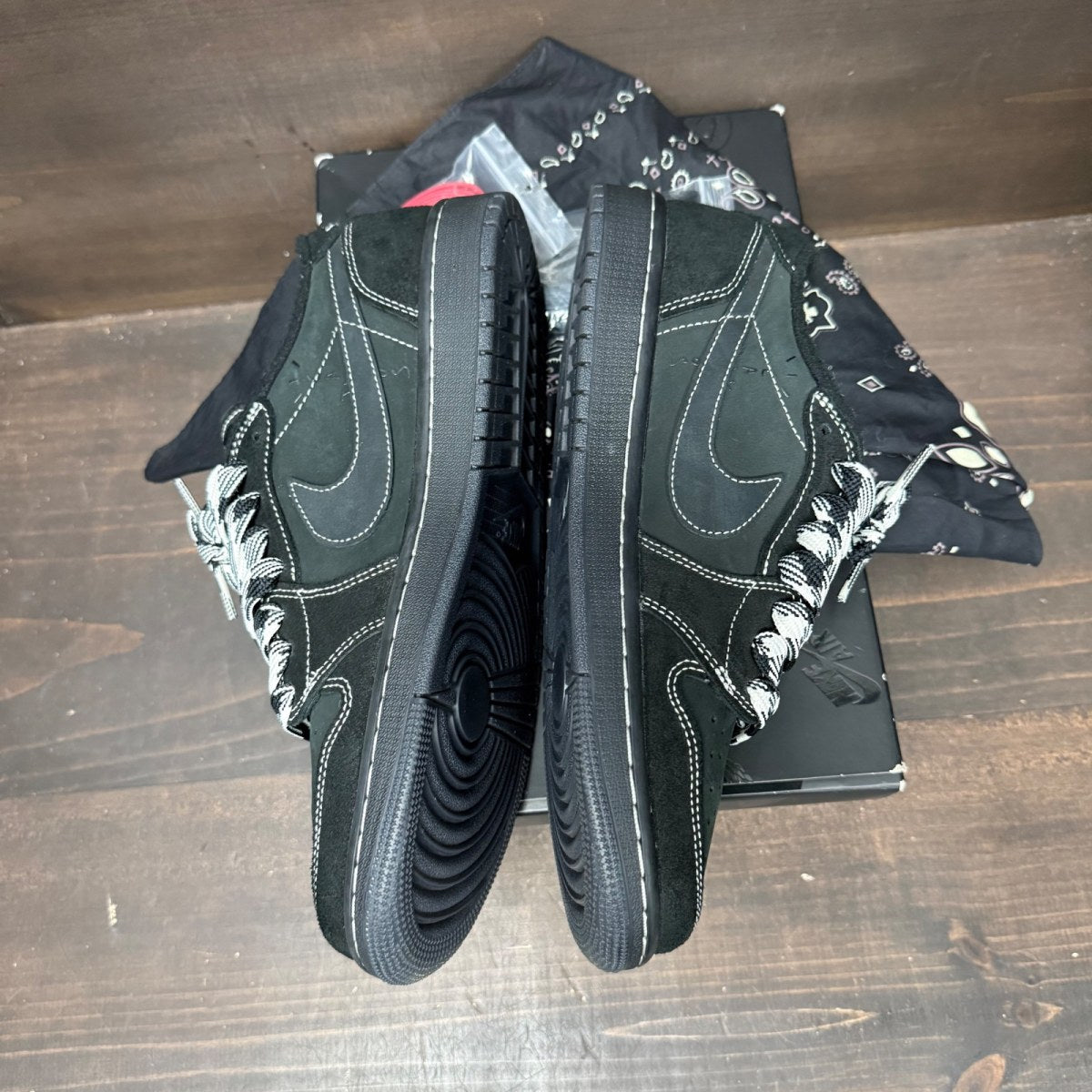 Jordan 1 Retro Low OG SP Travis Scott Black Phantom - Image 3