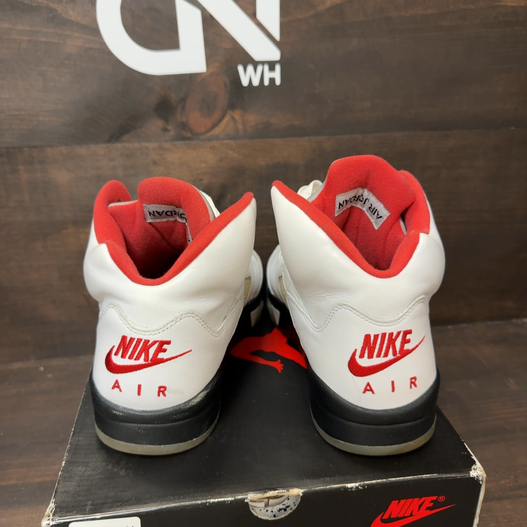 Jordan 5 Retro Fire Red Silver Tongue (2020) Size 9.5 (Pre-Owned)