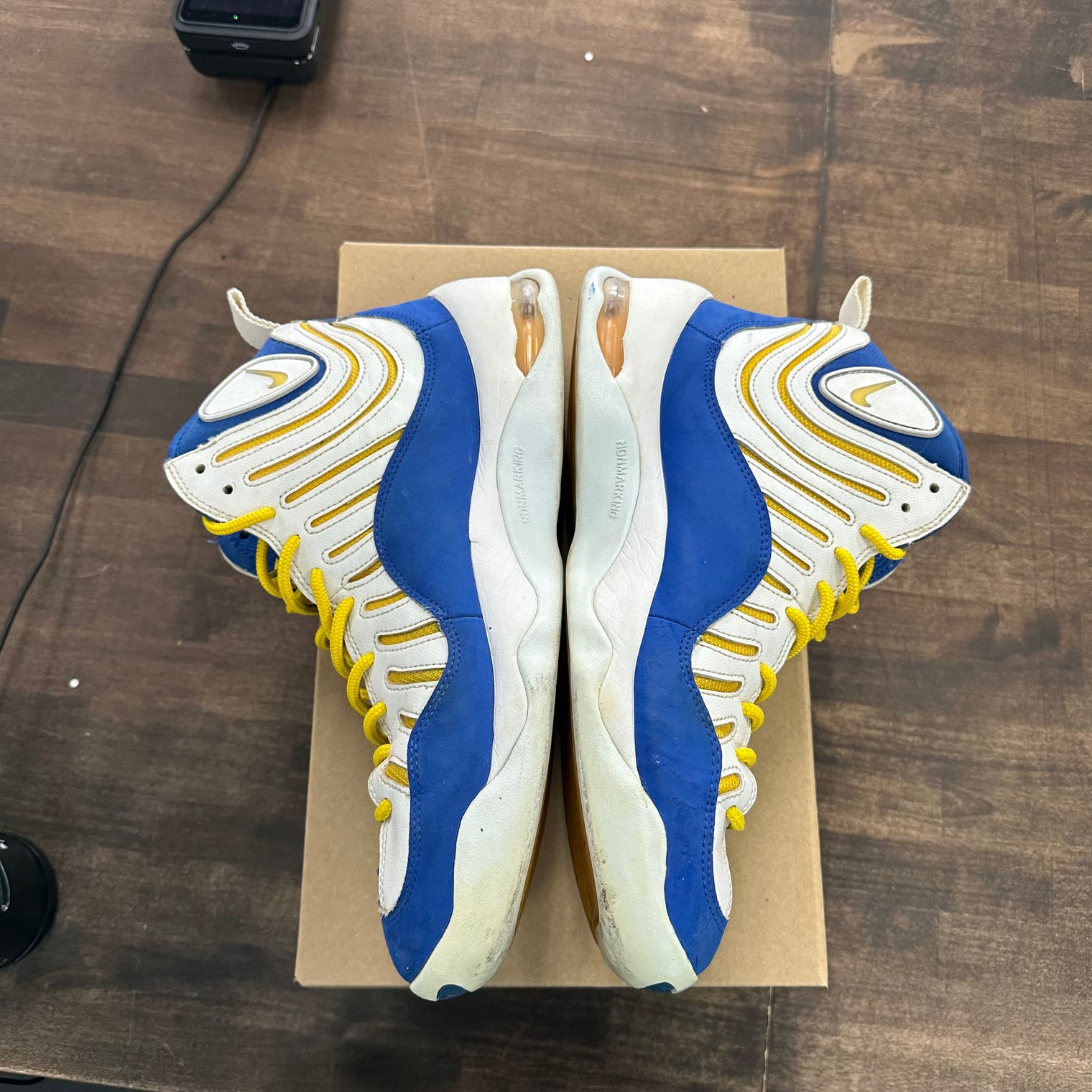 Nike Air Bakin Golden State (US 10) (USED,No Box)