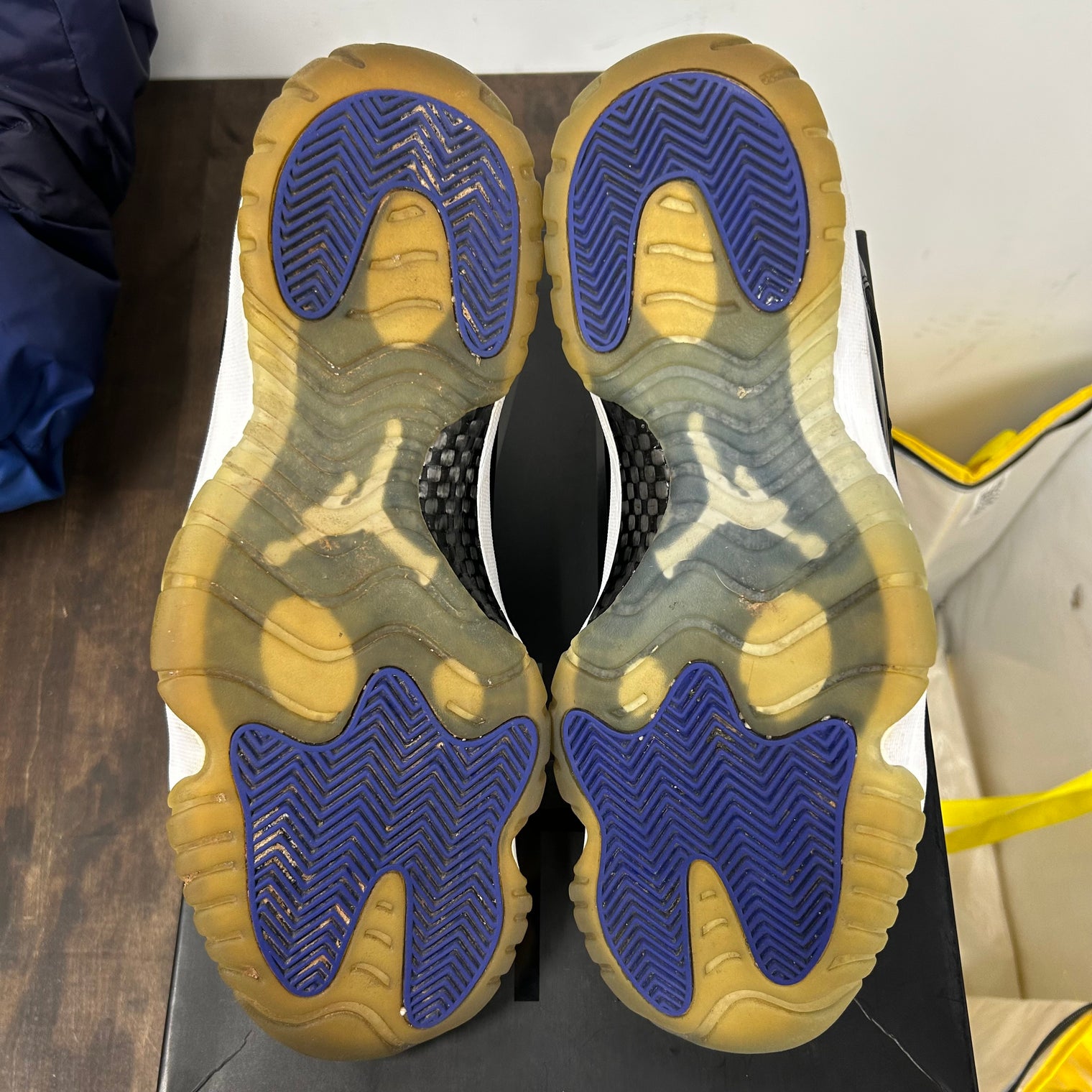 Space Jam Jordan 11 Retro (2016) (USED)
