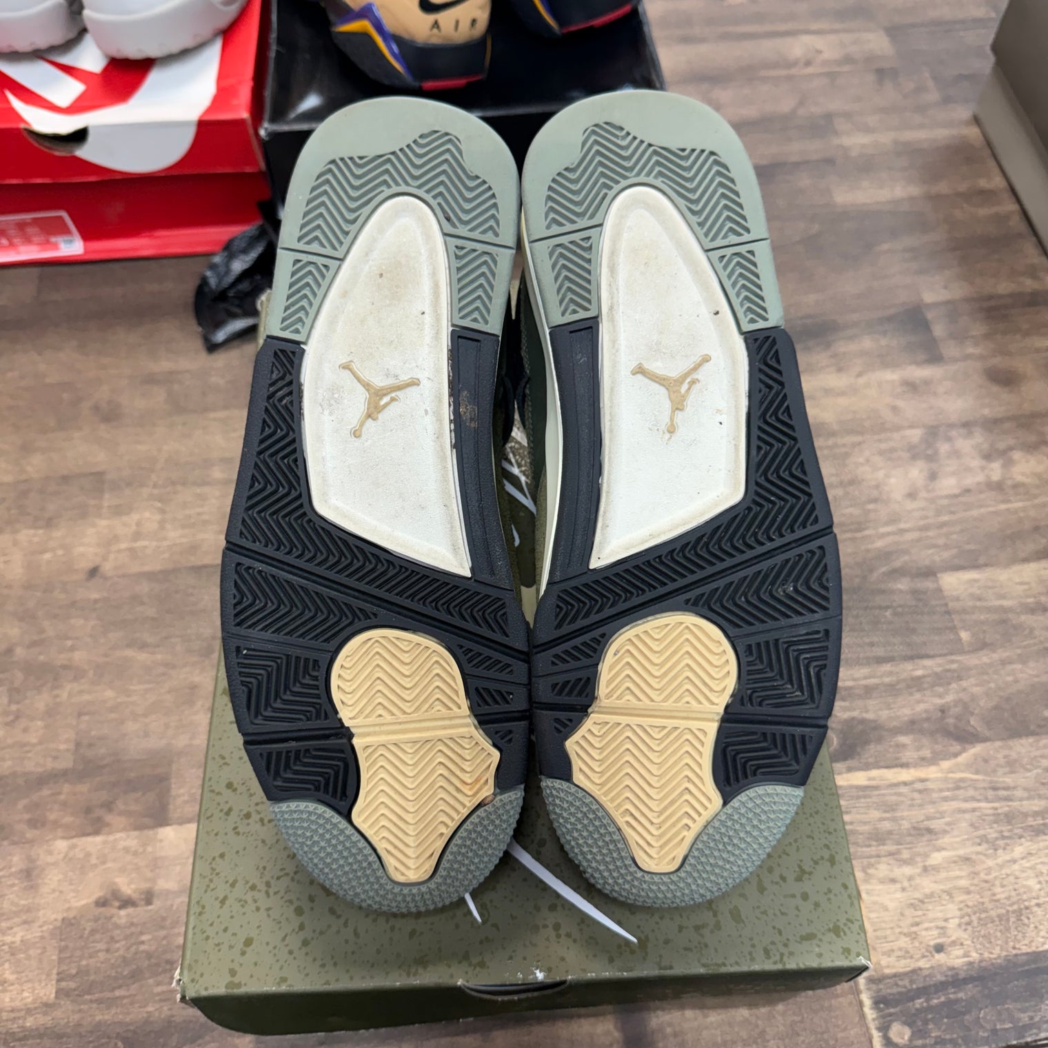 Craft Medium Olive Jordan 4 Retro (USED)