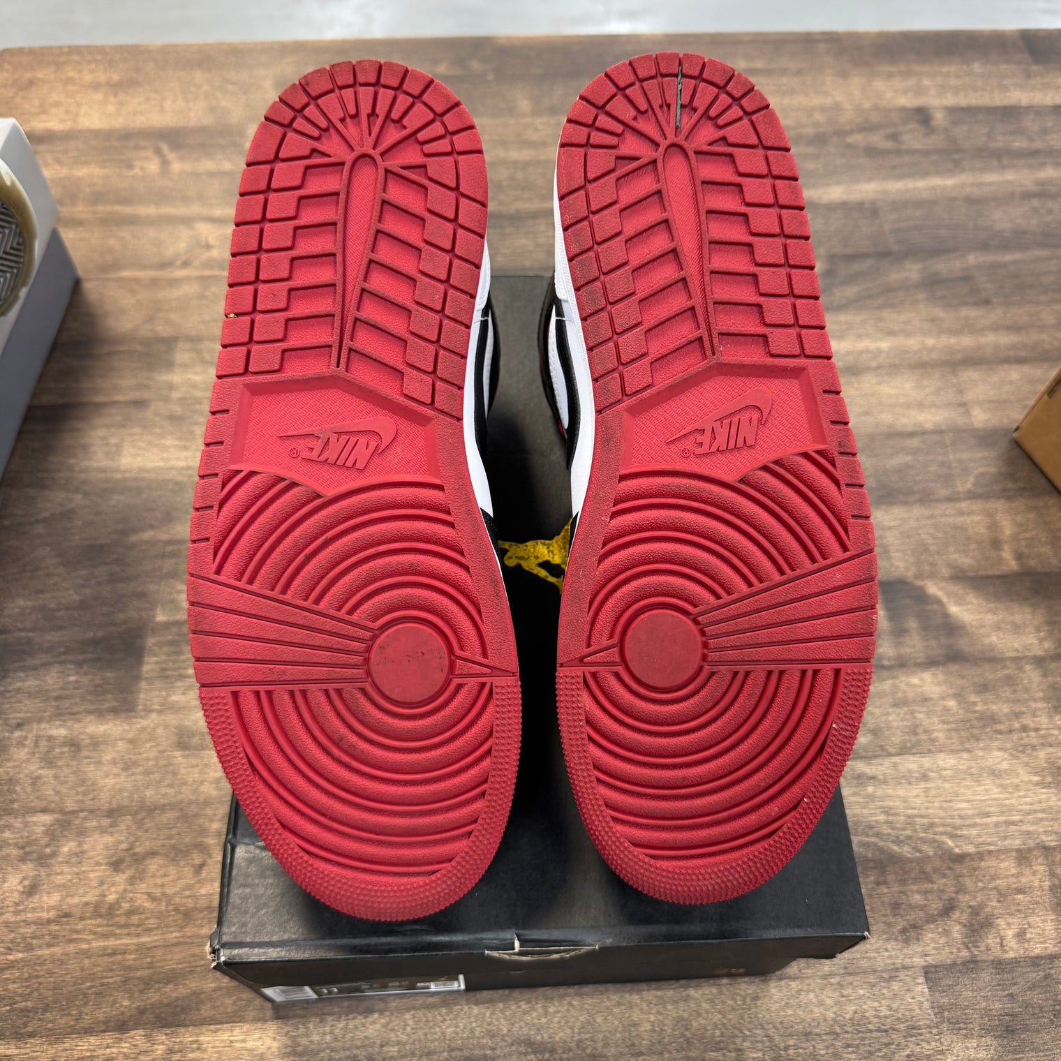 Gym Red Black Toe Jordan 1 Mid (USED)