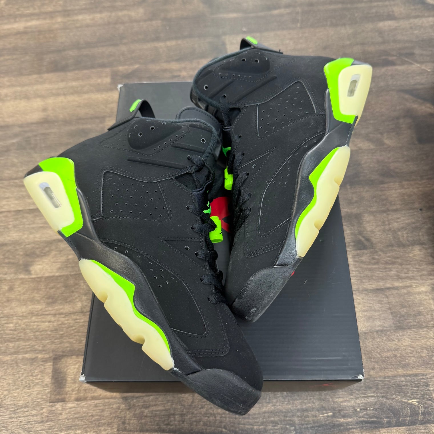 Electro Green Jordan 6 (USED)