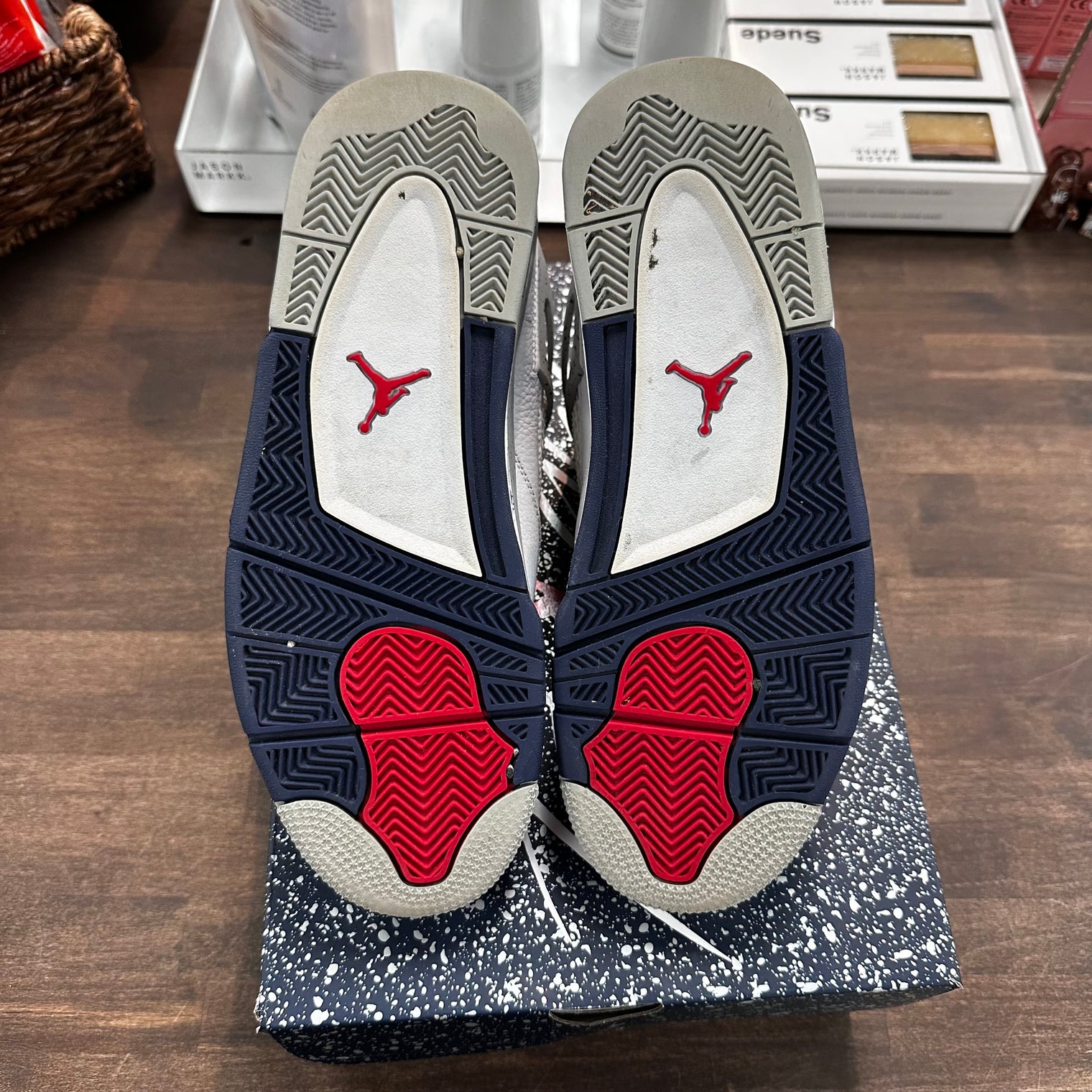 Midnight Navy Jordan 4 (USED)