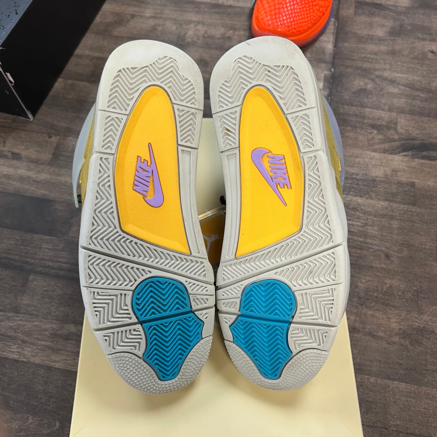 Union Desert Moss Jordan 4 Retro SP (USED)