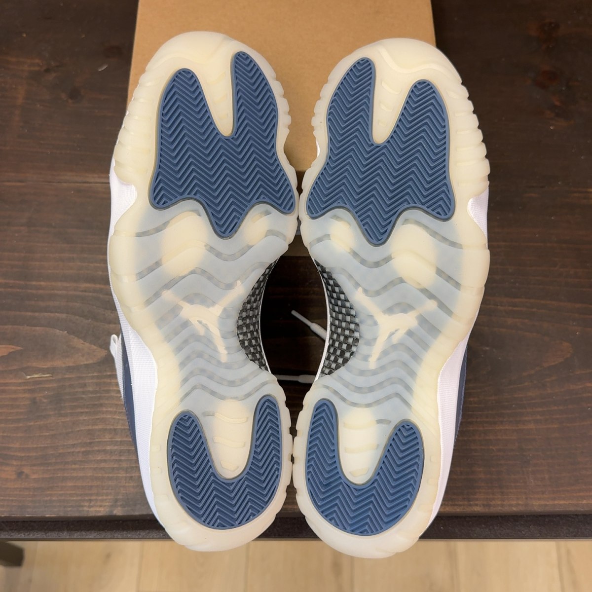 Jordan 11 Retro Low Diffused Blue Size 12 - Image 8