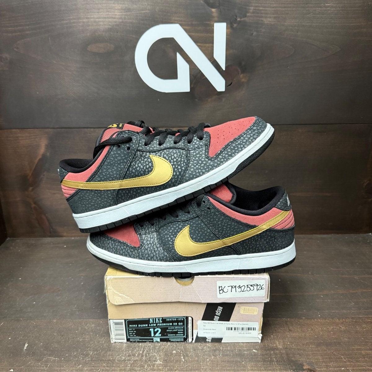 Nike SB Dunk Low Walk of Fame Size 12 (Pre-Owned) - front