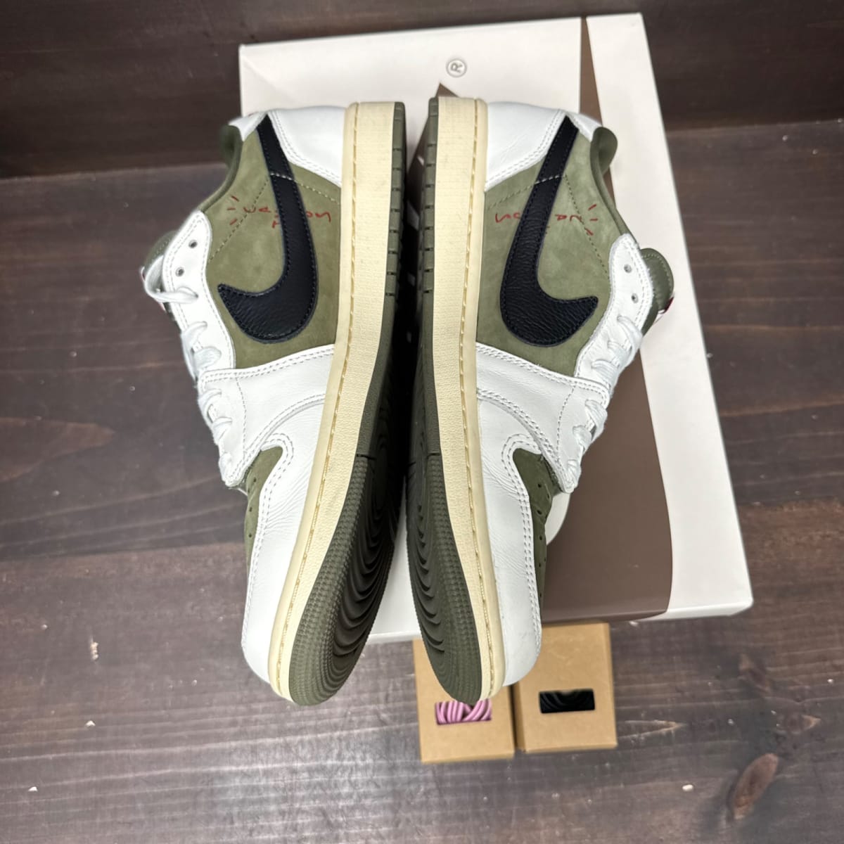 Jordan 1 Retro Low OG SP Travis Scott Medium Olive Size 10 (Pre-Owned) - side