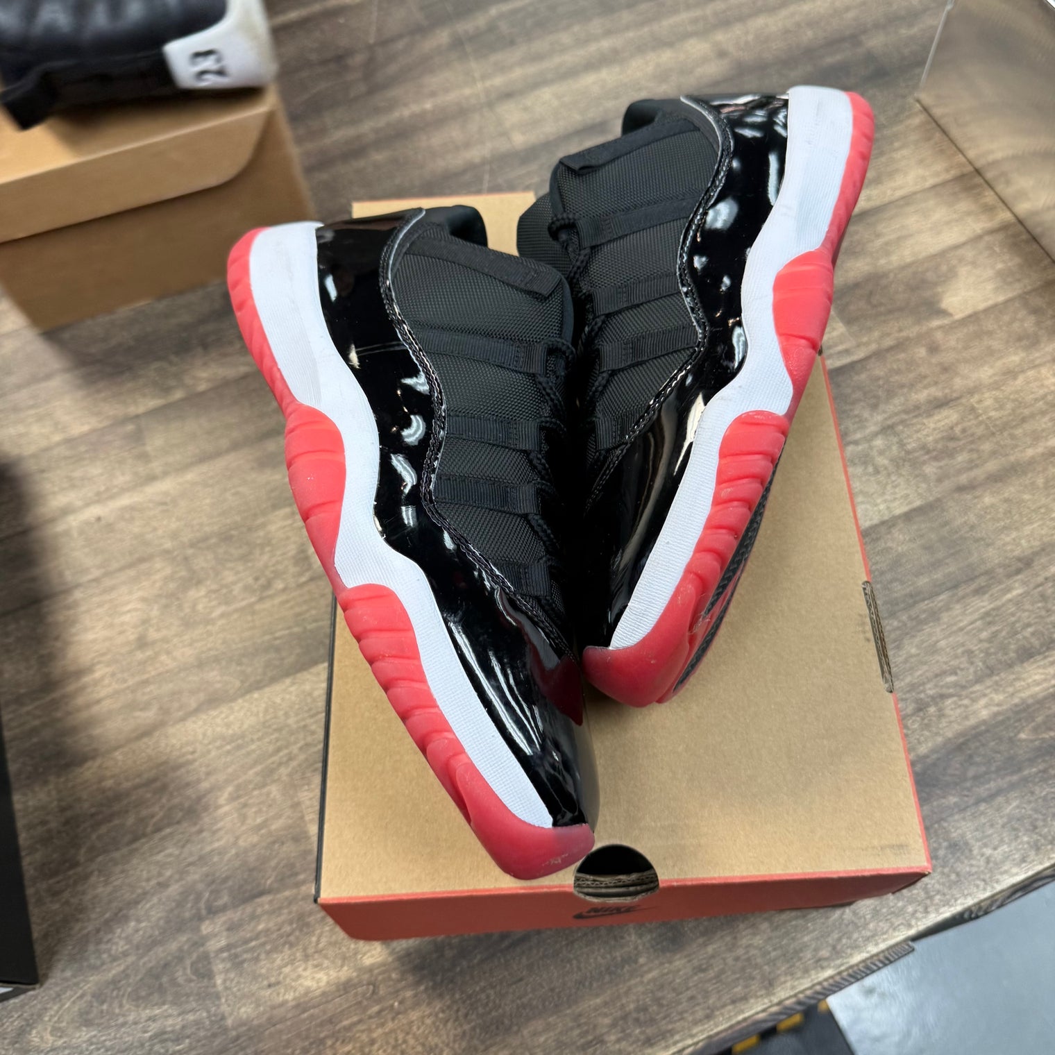 Bred Jordan 11 Retro Low (2025) (USED)