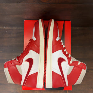 Jordan 1 Retro High OG Varsity Red (Women's) - Image 6
