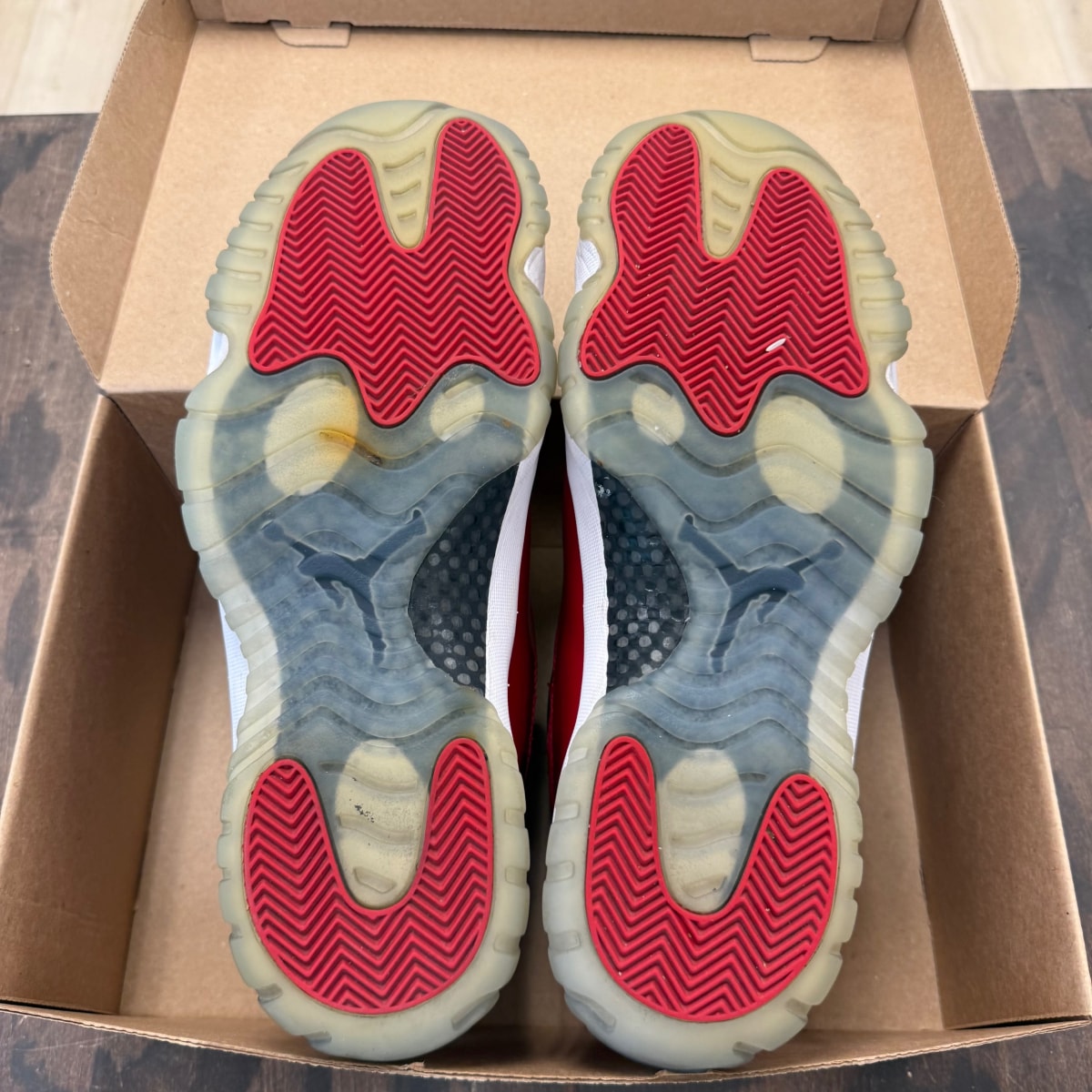 Jordan 11 Retro Win Like 96 Size 13 (Pre-Owned) - Image 5