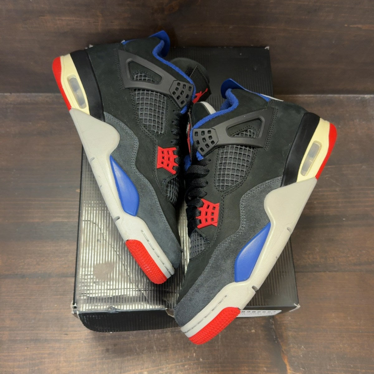 Jordan 4 Retro Rare Air (Gold Lettering) Size 8 (Pre-Owned) - Image 2