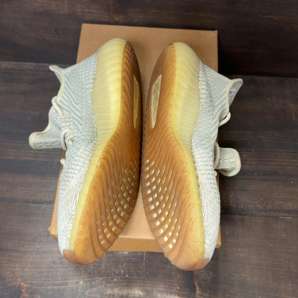 adidas Yeezy Boost 350 V2 Citrin (Non-Reflective) Size 11 (Pre-Owned) - Image 4