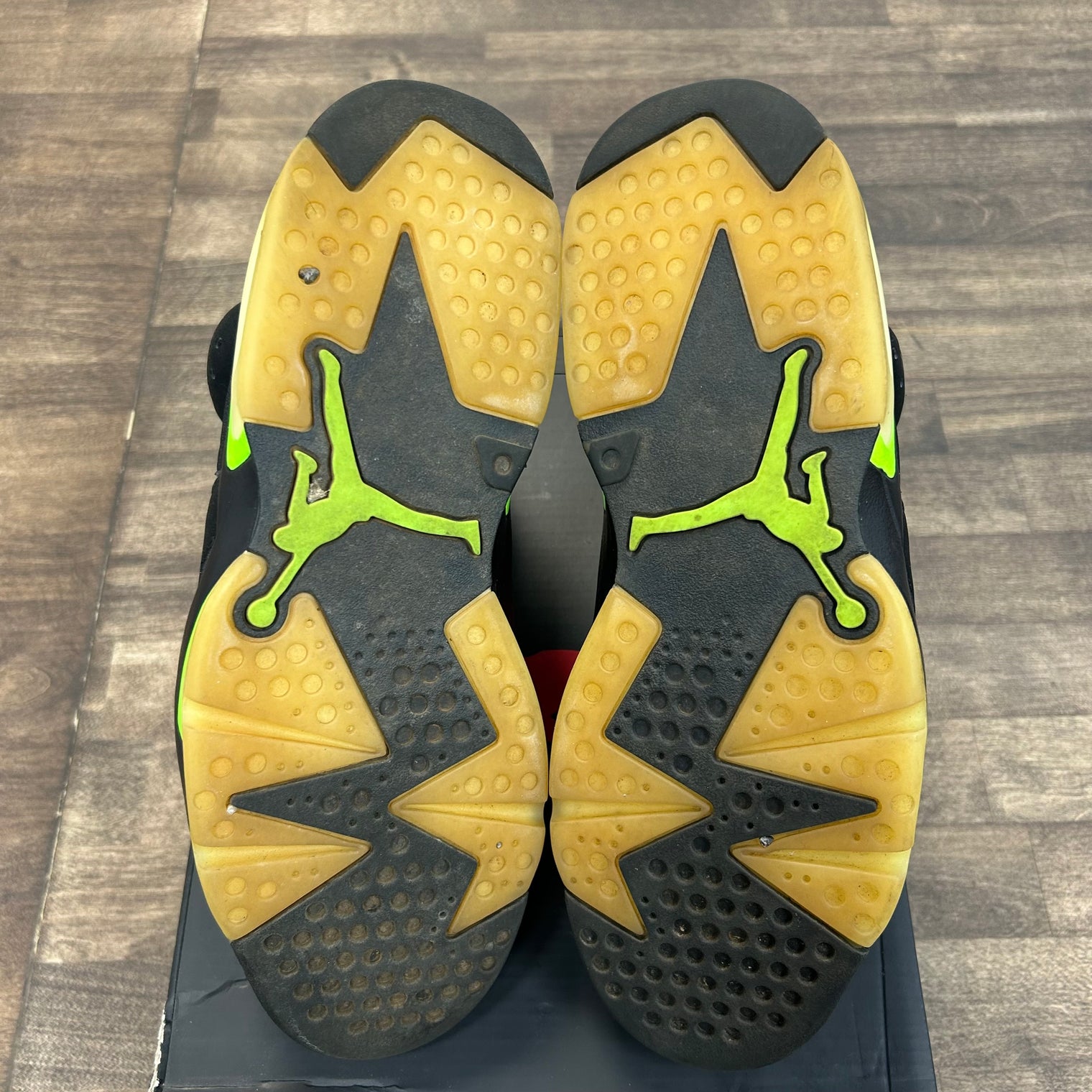 Electric Green Jordan 6 Retro (USED)