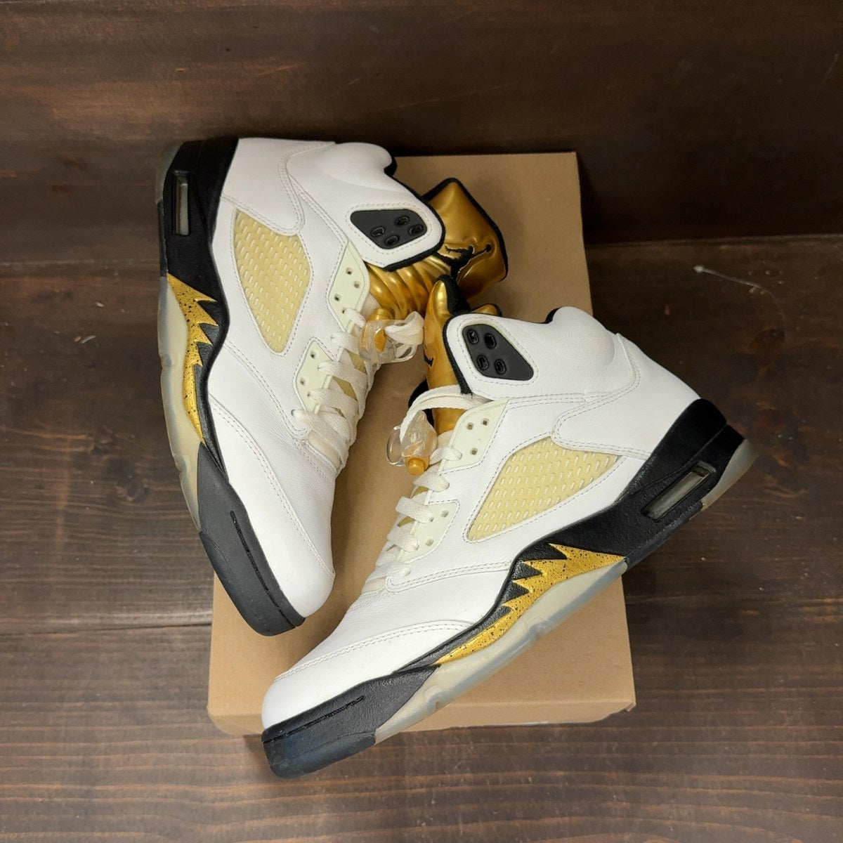 Jordan 5 Retro Olympic (2016) Size 9.5 (Pre-Owned) - Image 2