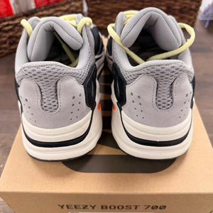 adidas Yeezy Boost 700 Wave Runner Size 8.5 (Pre-Owned) - Image 4
