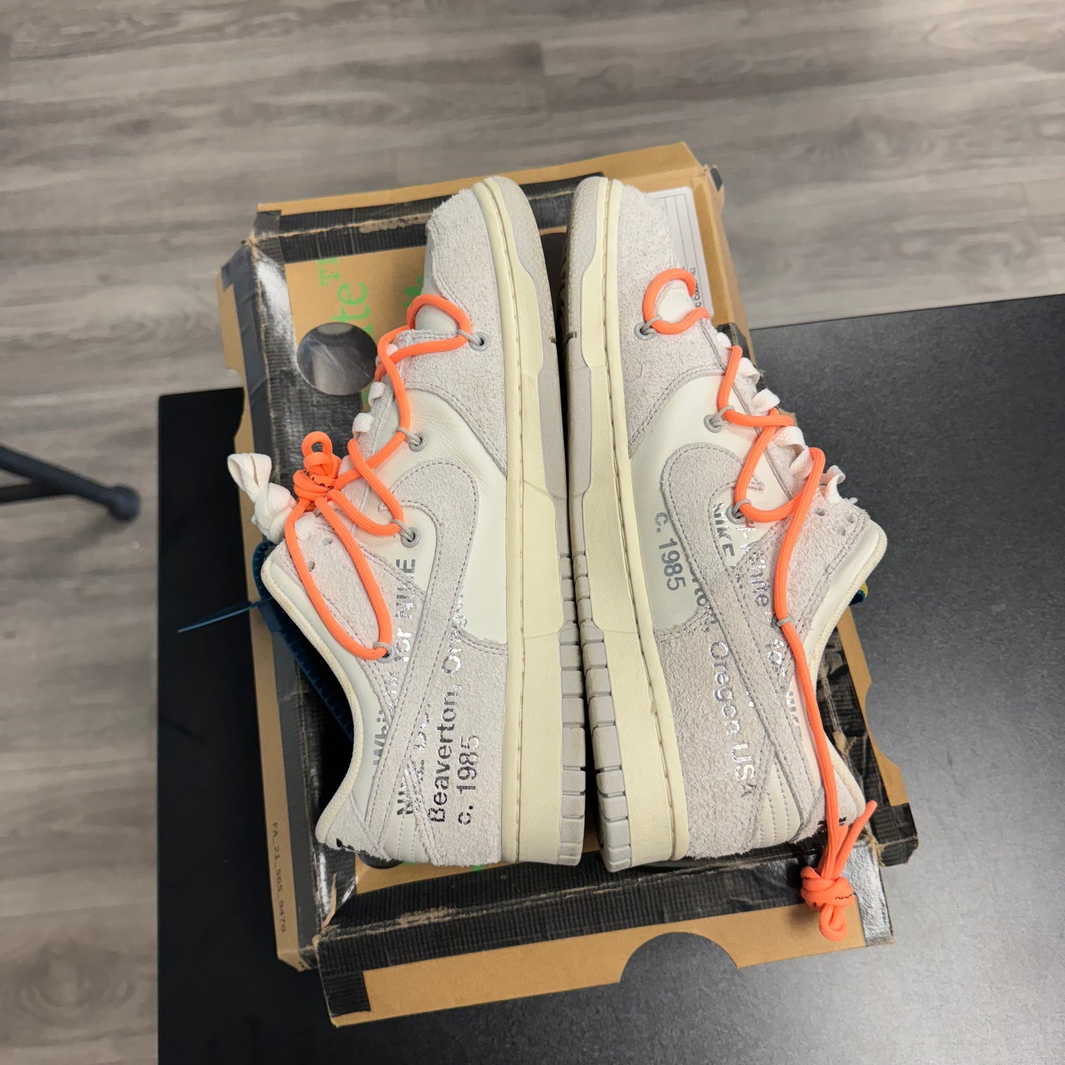 Lot 19 Off-White Nike Dunk Low (USED)
