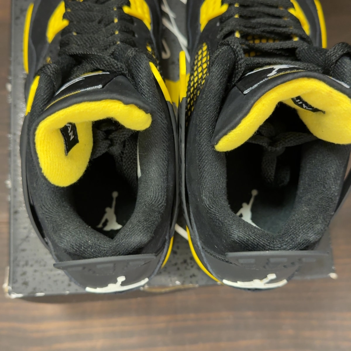 Jordan 4 Retro Thunder (2023) - Image 6