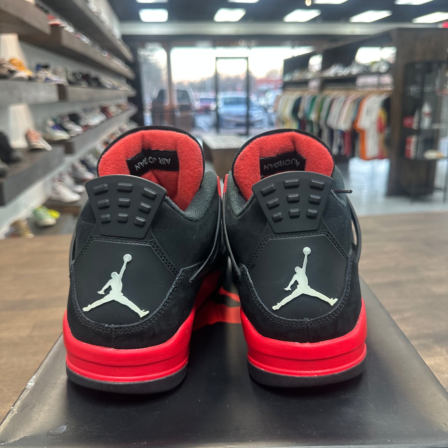 Red Thunder Jordan 4 (USED)