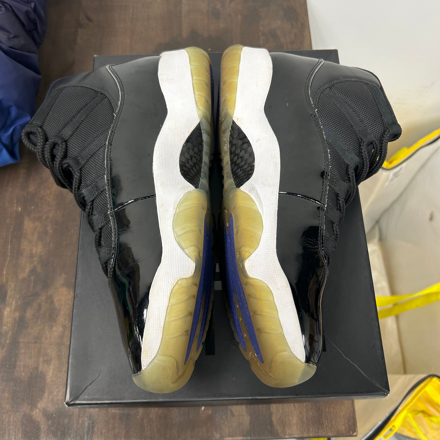 Space Jam Jordan 11 Retro (2016) (USED)