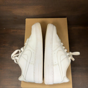 Nike Air Force 1 Low LE Triple White (GS) Size 5.5Y (Pre-Owned) - Image 6