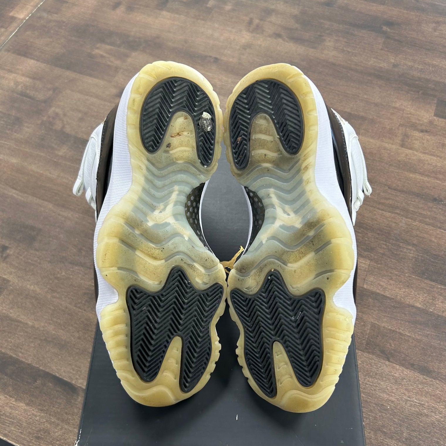 Dmp Gratitude Jordan 11 Retro (USED)
