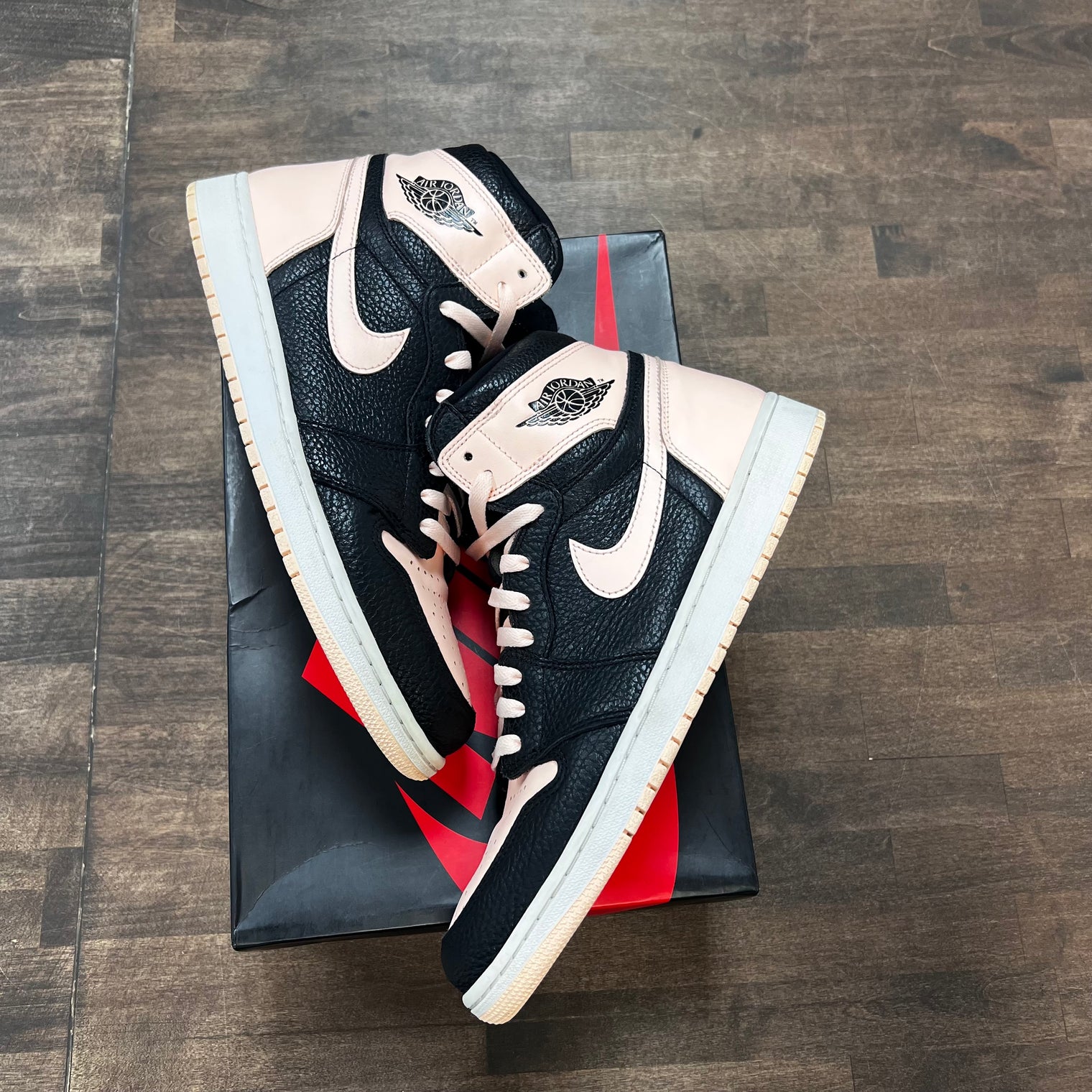 Crimson Tint Jordan 1 High OG (USED)