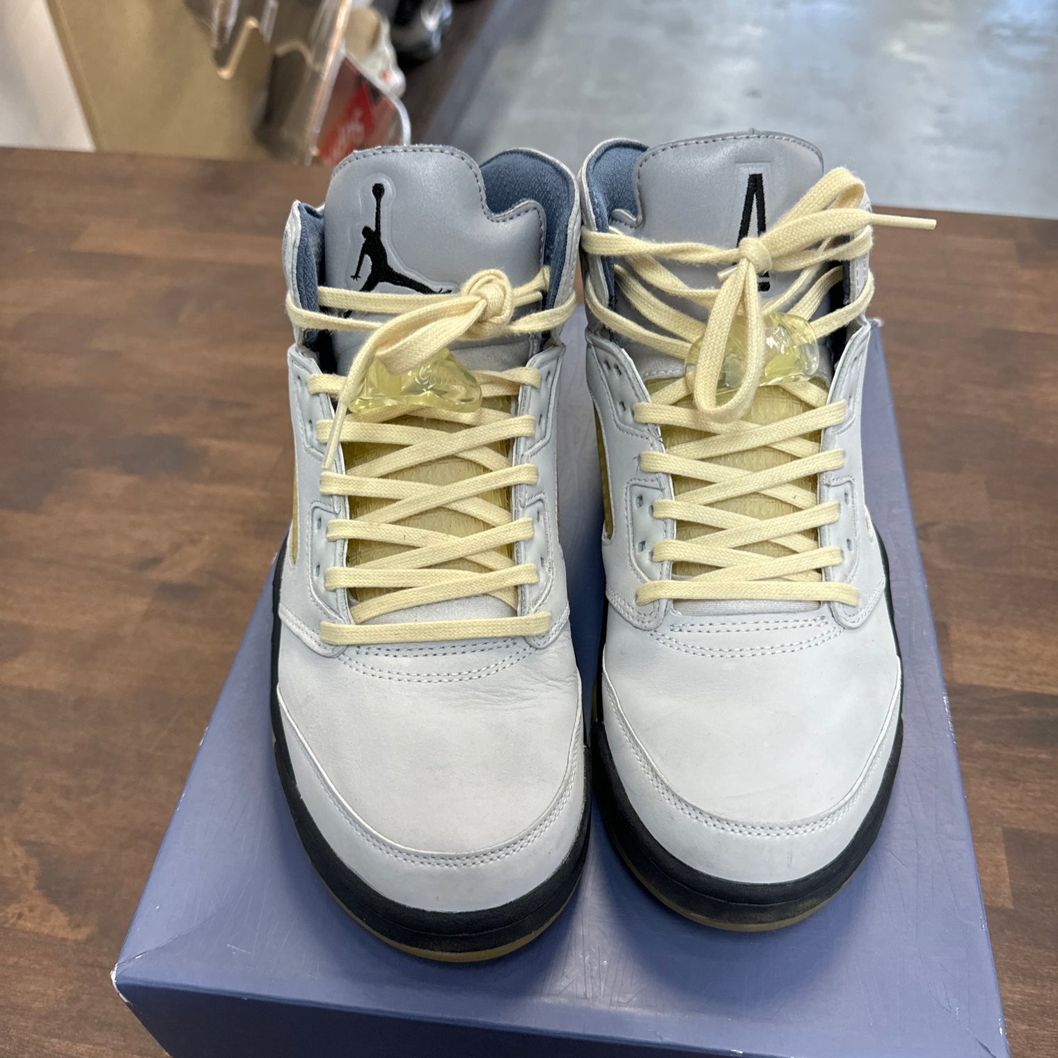 (W) Nike Jordan 5 A Ma Maniere Dawn (USED)