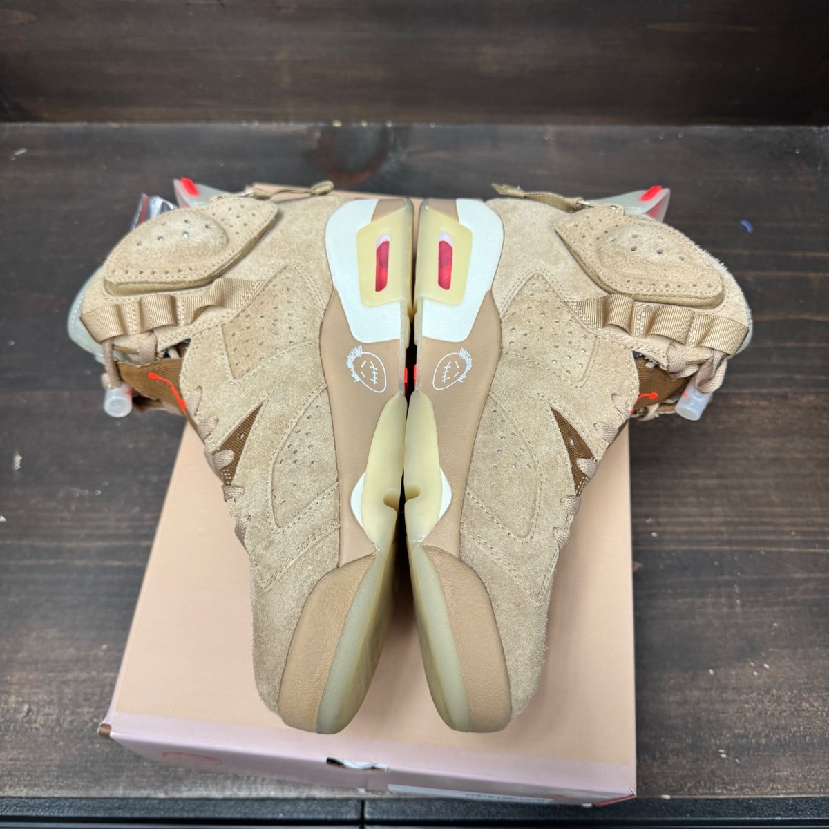 Jordan 6 Retro Travis Scott British Khaki Size 9 (Pre-Owned) - tag