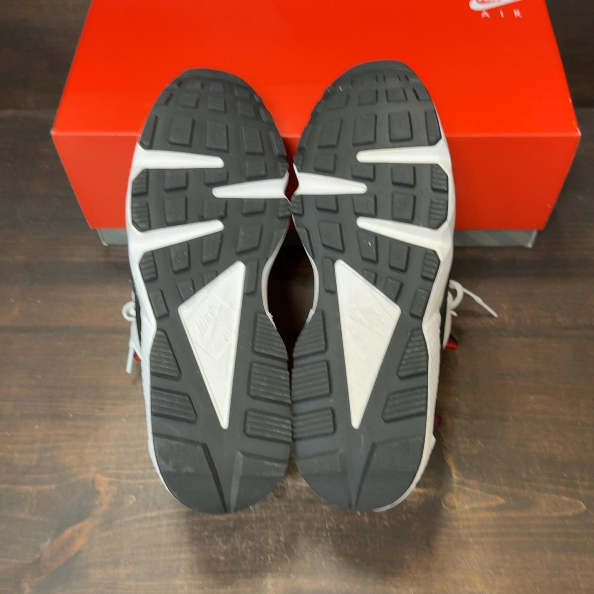 Nike Air Huarache White Red Oxide Size 13 (Pre-Owned) - Image 8