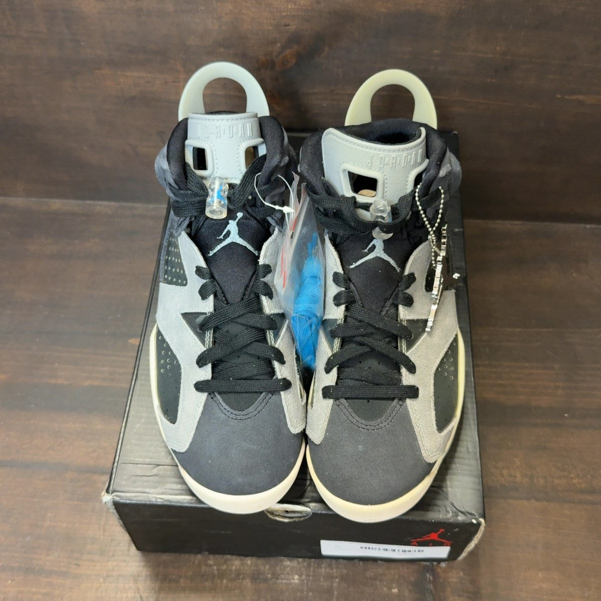 Jordan 6 Retro Tech Chrome (Women's) - Image 3