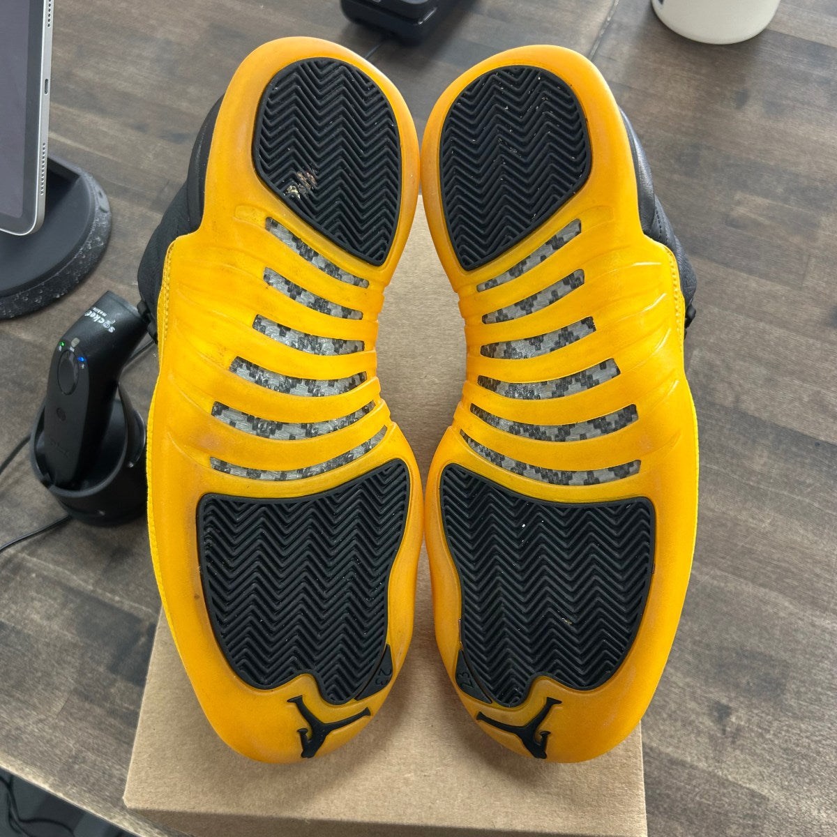 Jordan 12 Retro Black University Gold Size 9.5 (Pre-Owned) - Image 5