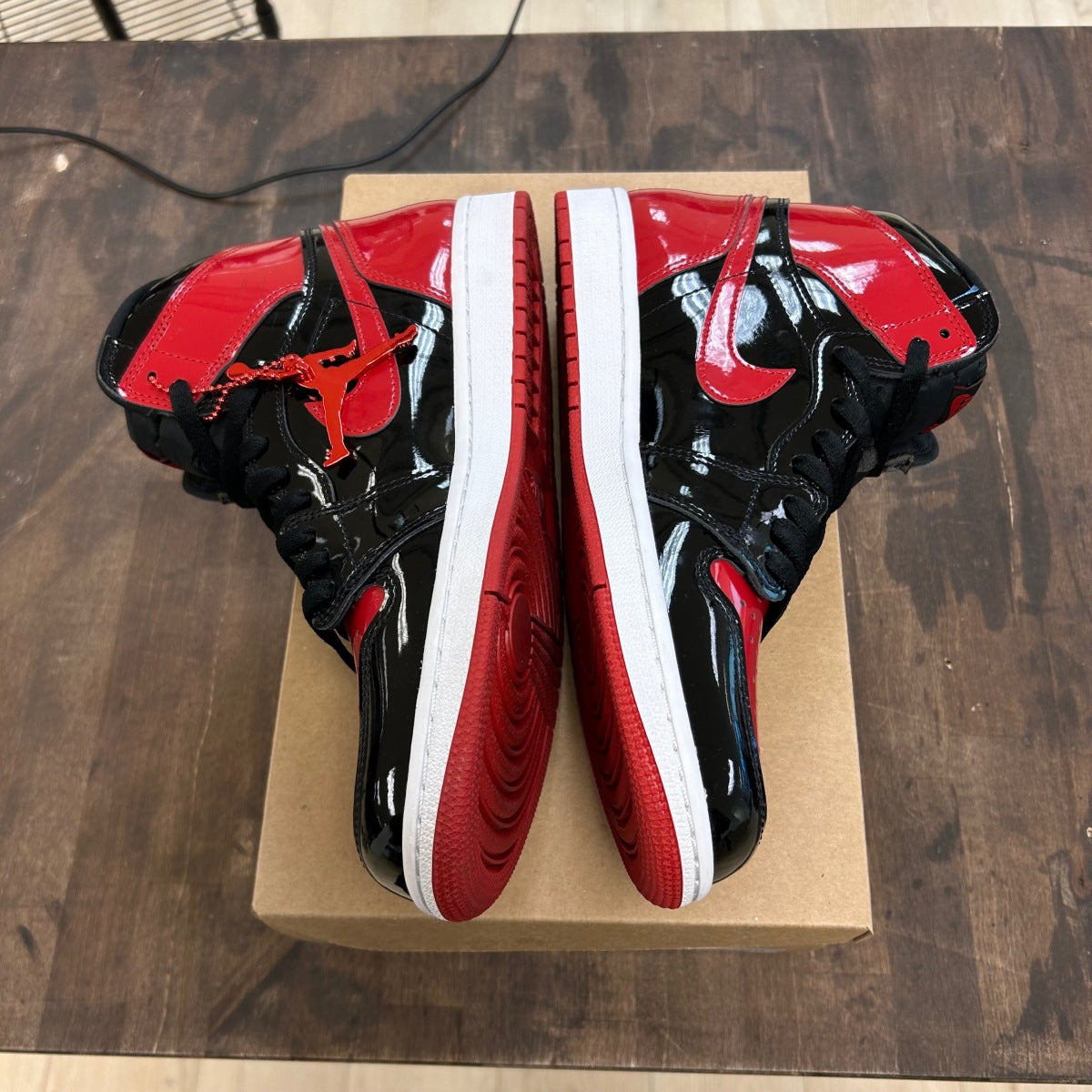 Jordan 1 Retro High OG Patent Bred Size 10 (Pre-Owned) - Image 3