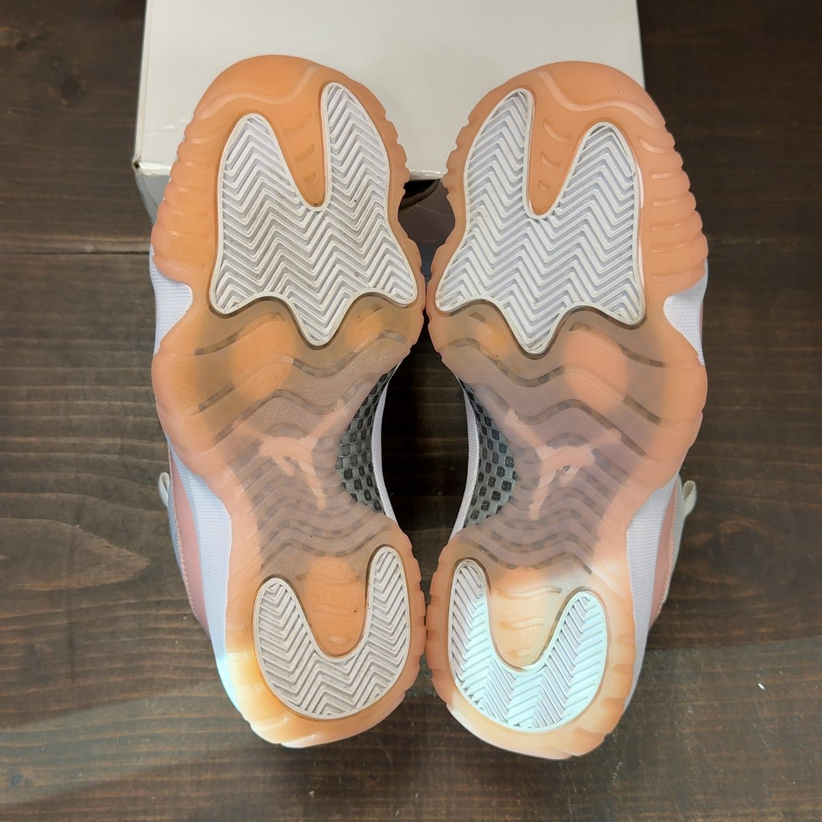 Jordan 11 Retro Low Legend Pink (Women's) Size 6.5W (Pre-Owned) - aux