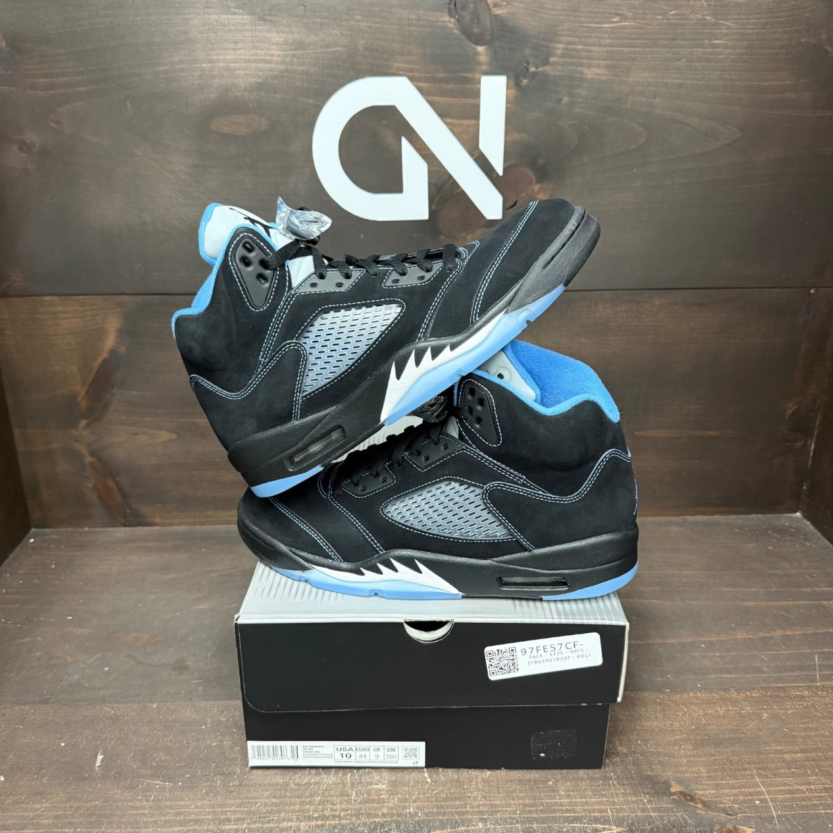 Jordan 5 Retro Black University Blue (2026) - Image 1