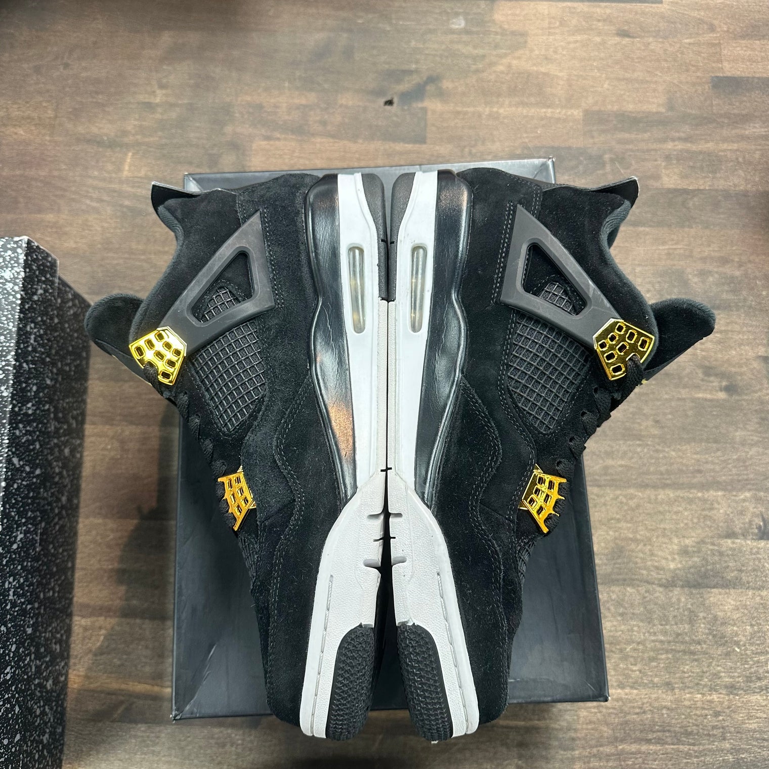 Royalty Jordan 4 Retro (USED)