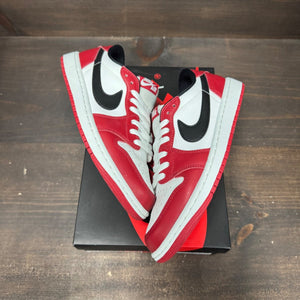 Jordan 1 Retro Low OG Chicago (2025) Size 8 (Pre-Owned) - back
