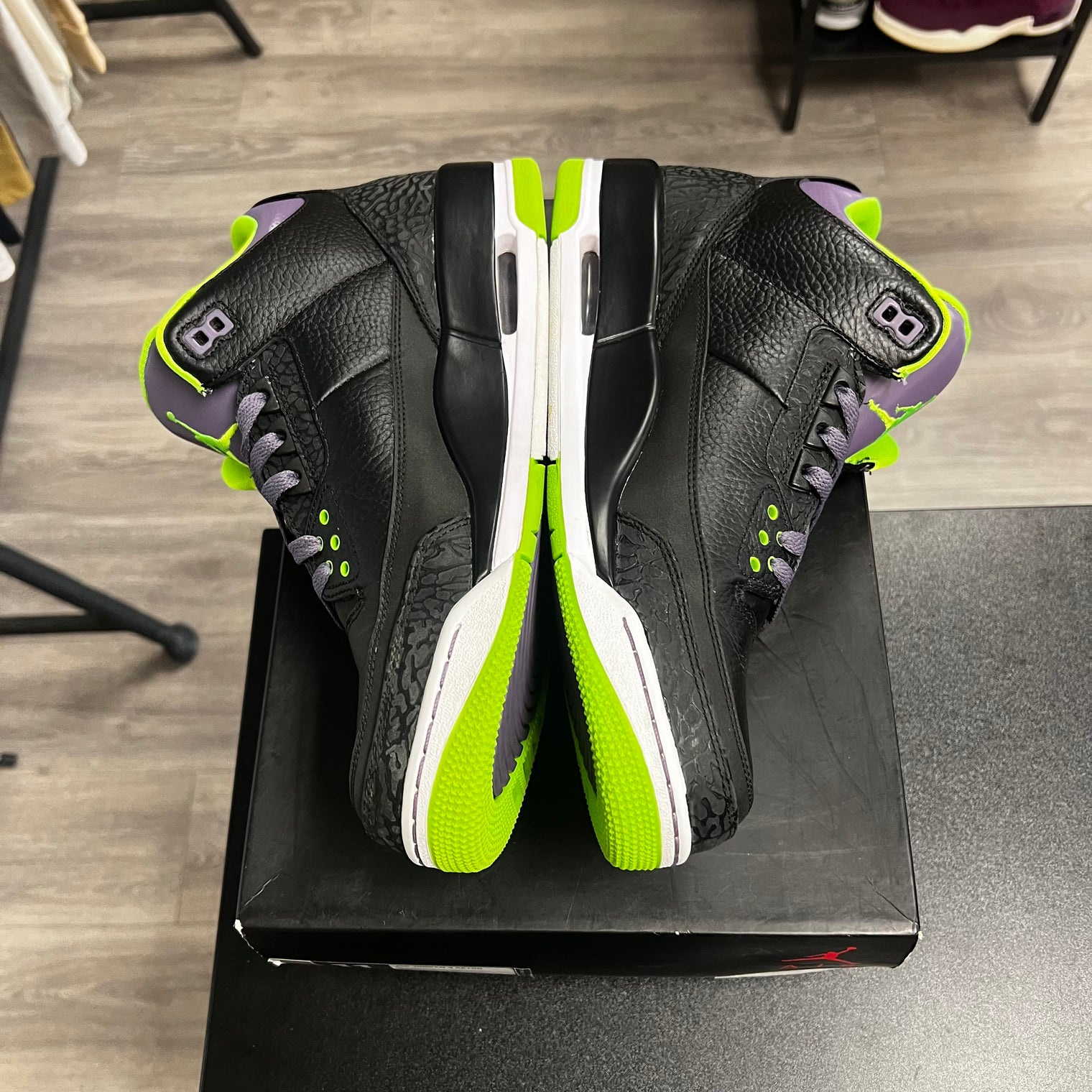 Jordan Retro 3 Joker (USED)