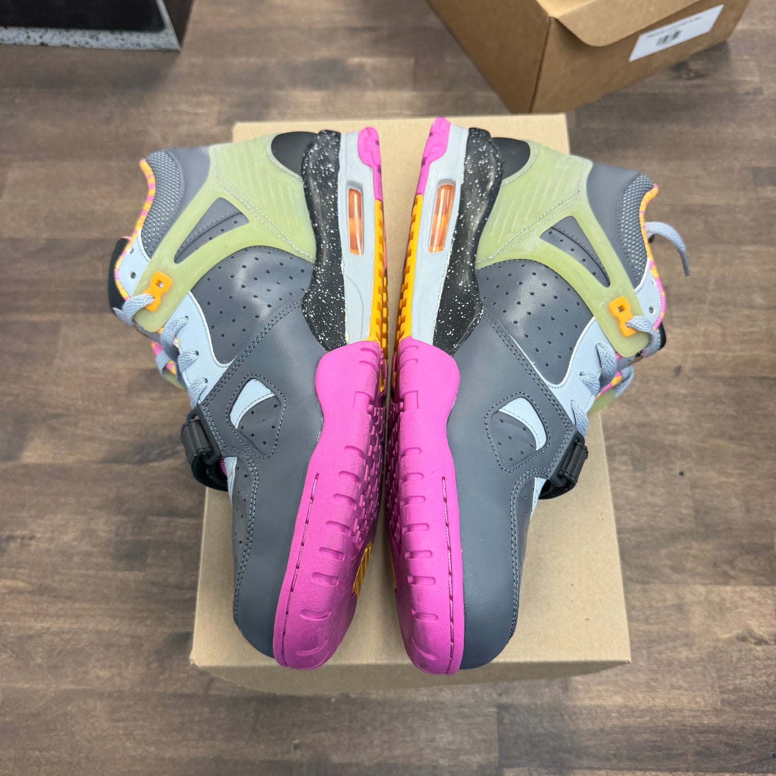 Bo Knows Horse Racing Air Trainer III (USED, No Box)