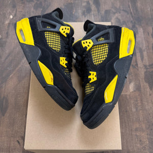 Jordan 4 Retro Thunder (2023) (GS) Size 6Y (Pre-Owned) - Image 1