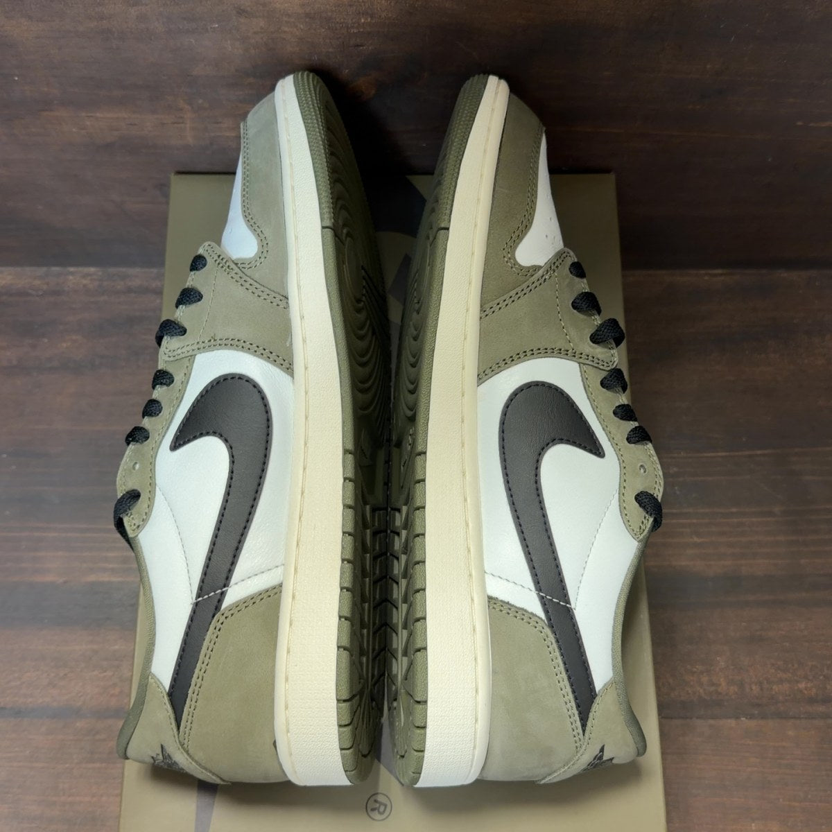 Jordan 1 Retro Low OG Medium Olive - Image 6
