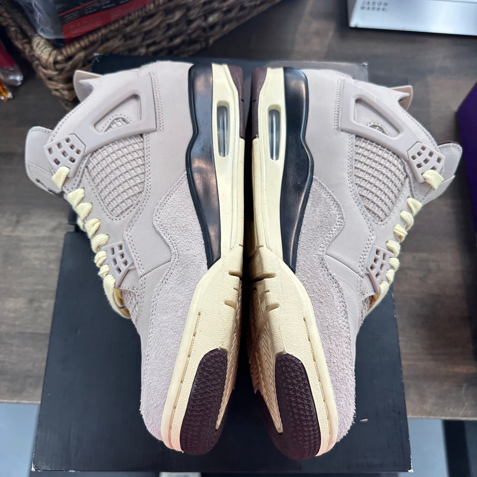 (W) WYWS A Ma Maniere Jordan 4 (USED)