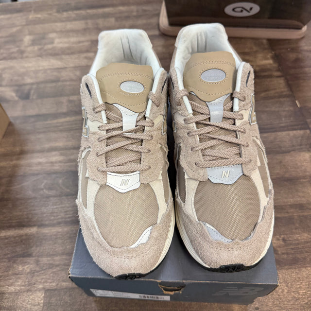 Protection Pack Driftwood New Balance 2002R (USED)
