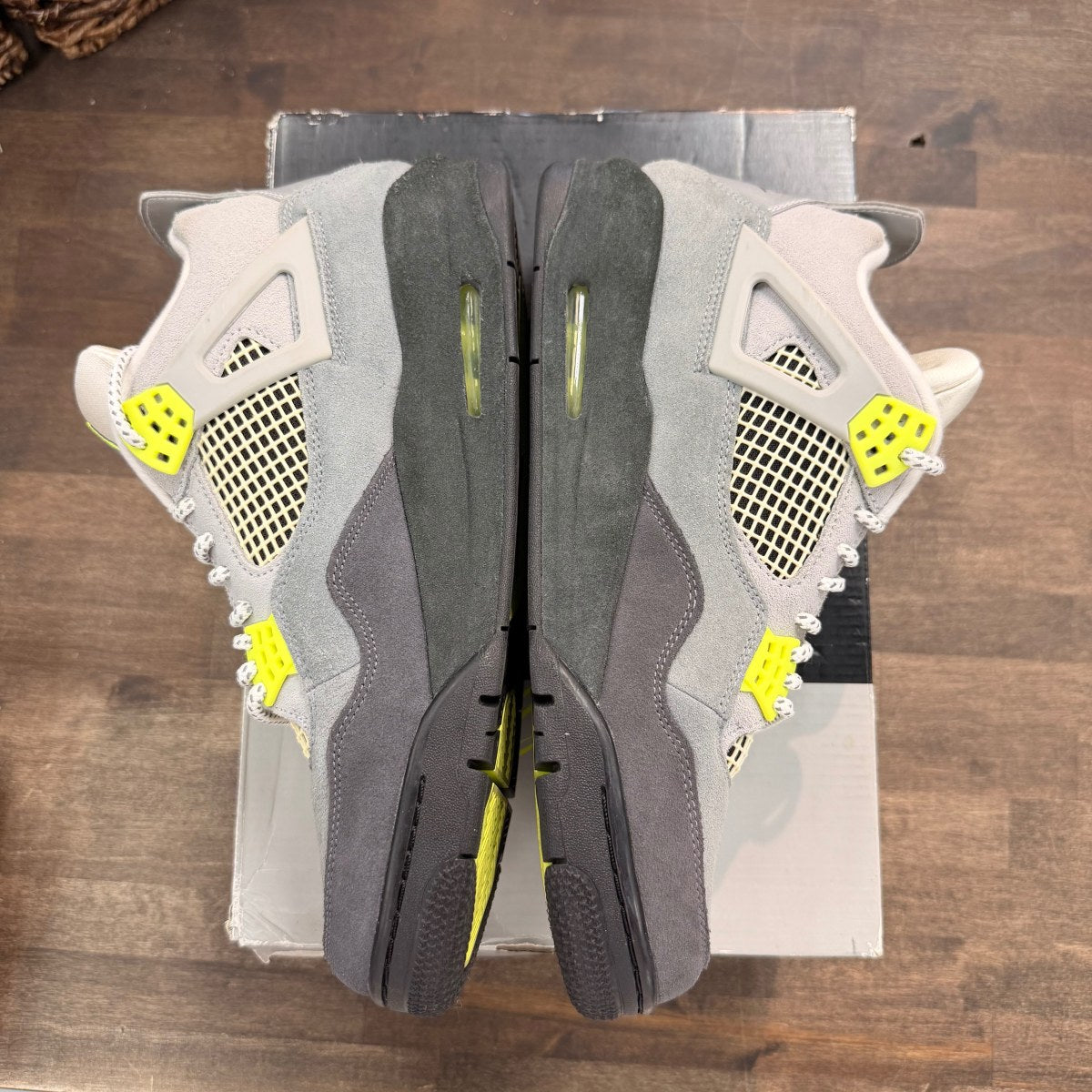 Jordan 4 Retro SE 95 Neon Size 11 (Pre-Owned) - Image 3