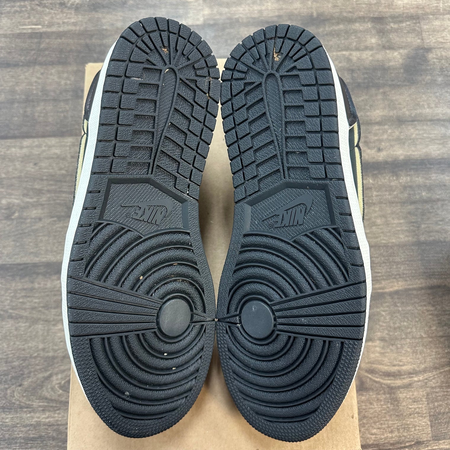 Black Smoke Grey Jordan 1 Low OG EX (USED, No Box)