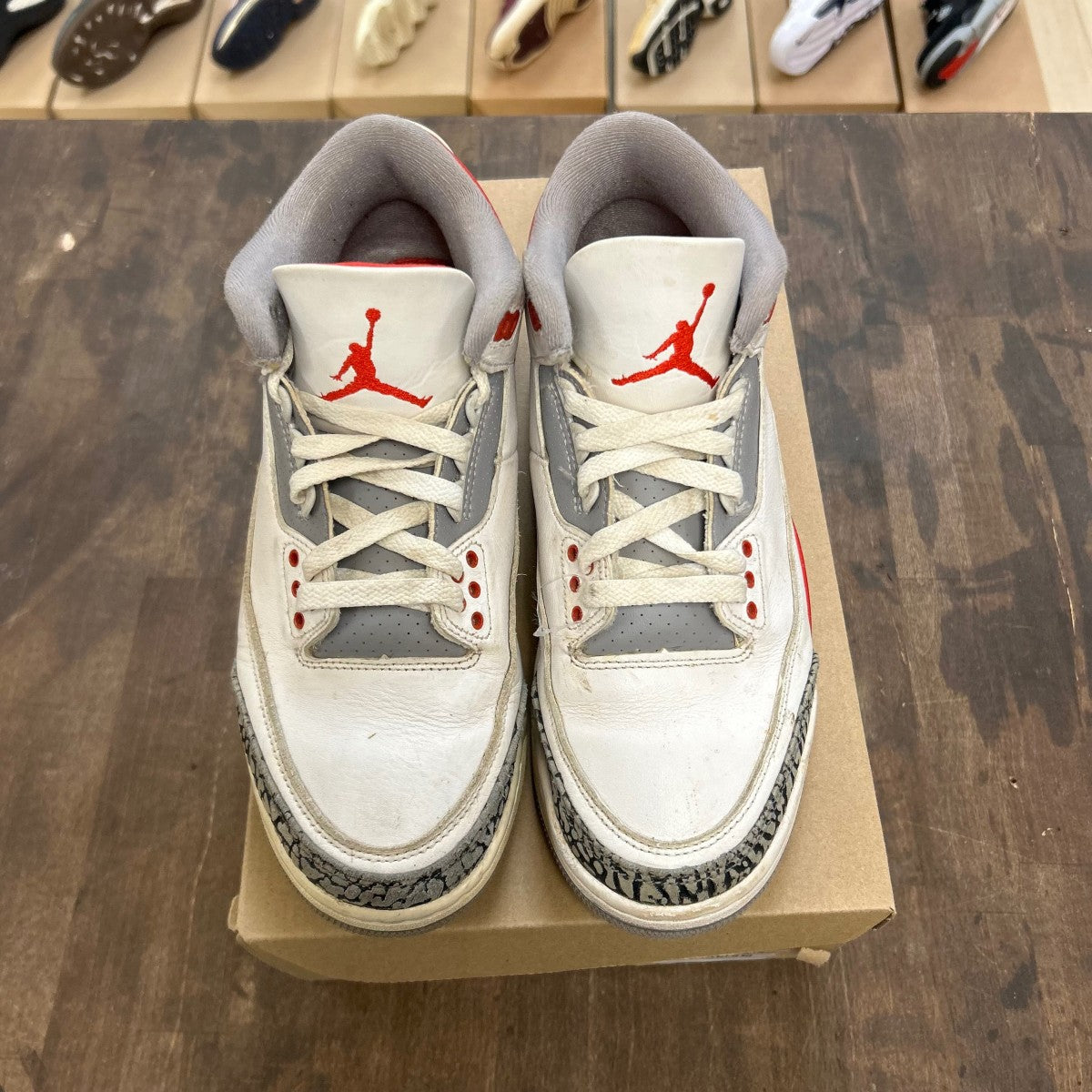 Jordan 3 Retro Fire Red (2022) Size 8 (Pre-Owned) - Image 2